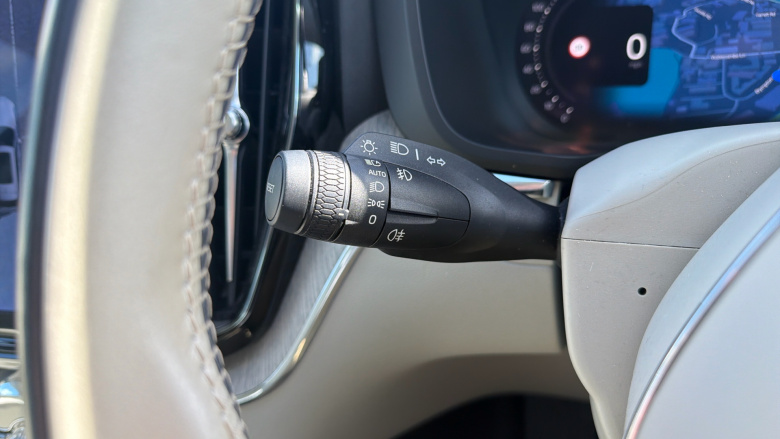 Volvo Xc60 2.0 B4P Plus Dark 5dr Geartronic Petrol Estate